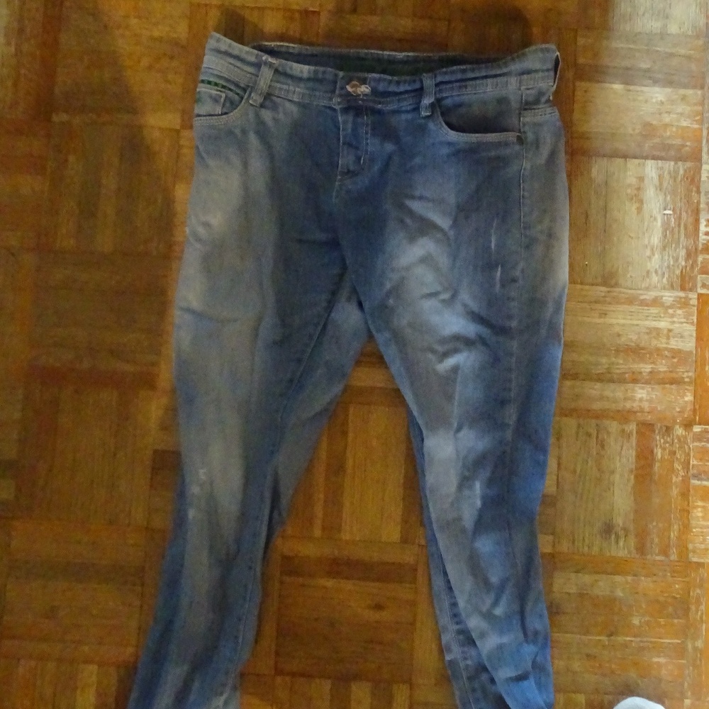BENETTON CROPPED JEANS SIZE 34
